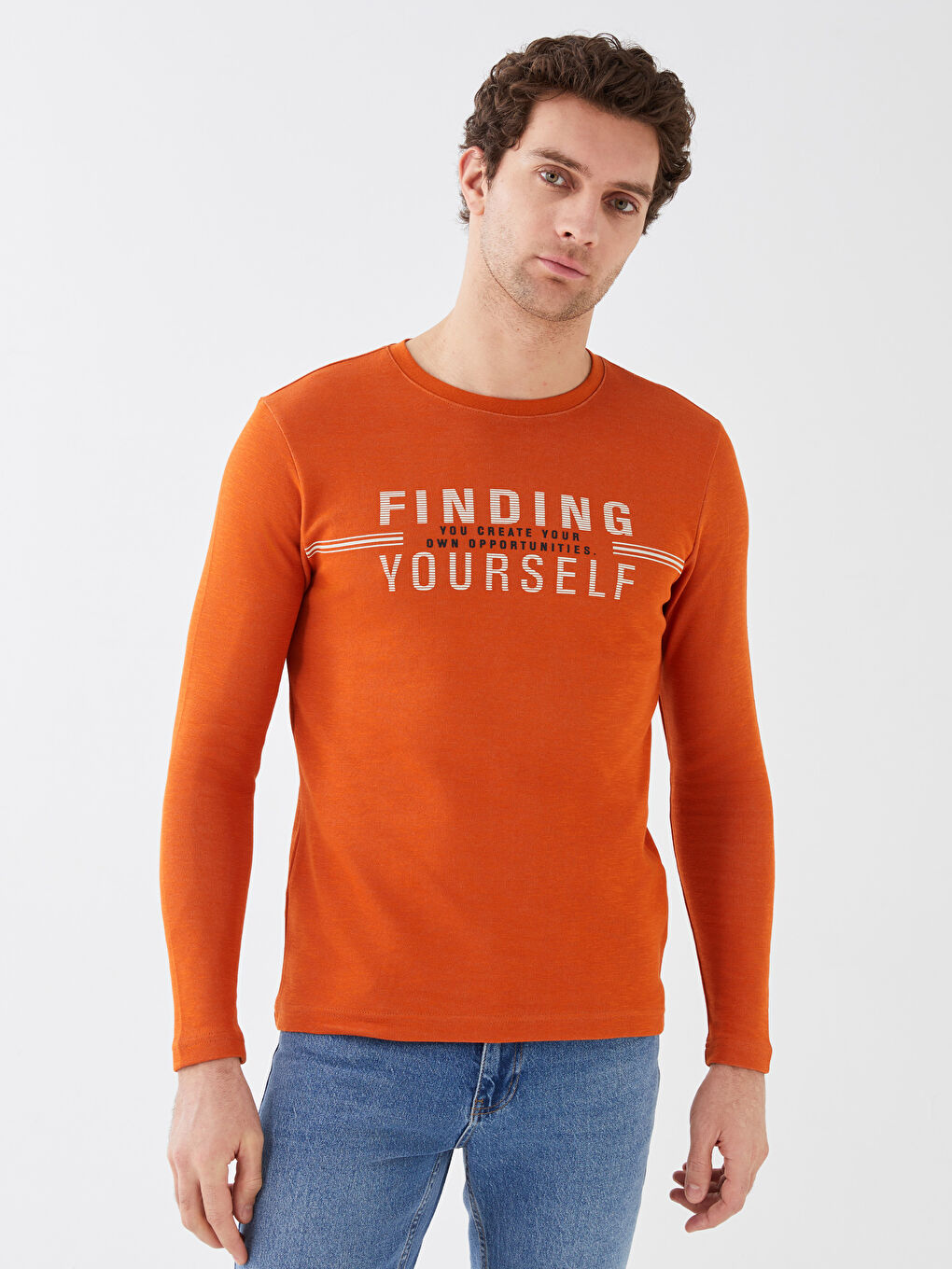 سويت شيرت كم طويل مطبوع بياقة دائرية للرجال