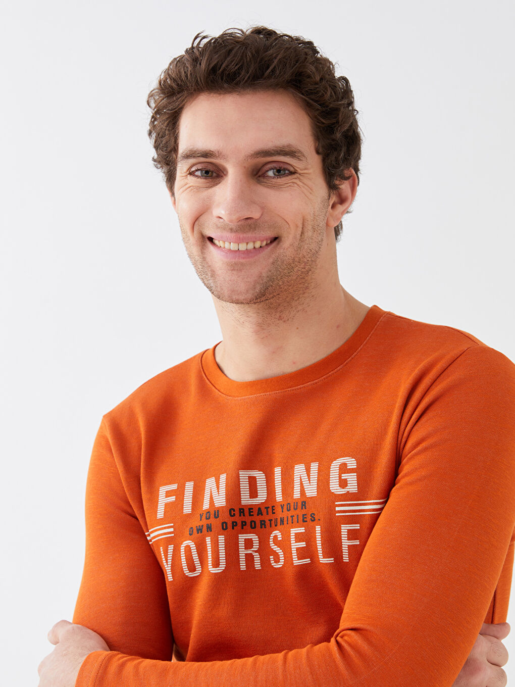 سويت شيرت كم طويل مطبوع بياقة دائرية للرجال-2