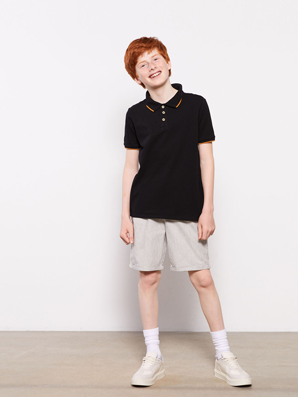 Siyah Polo Yaka Basic Kısa Kollu Erkek Çocuk Tişört-1