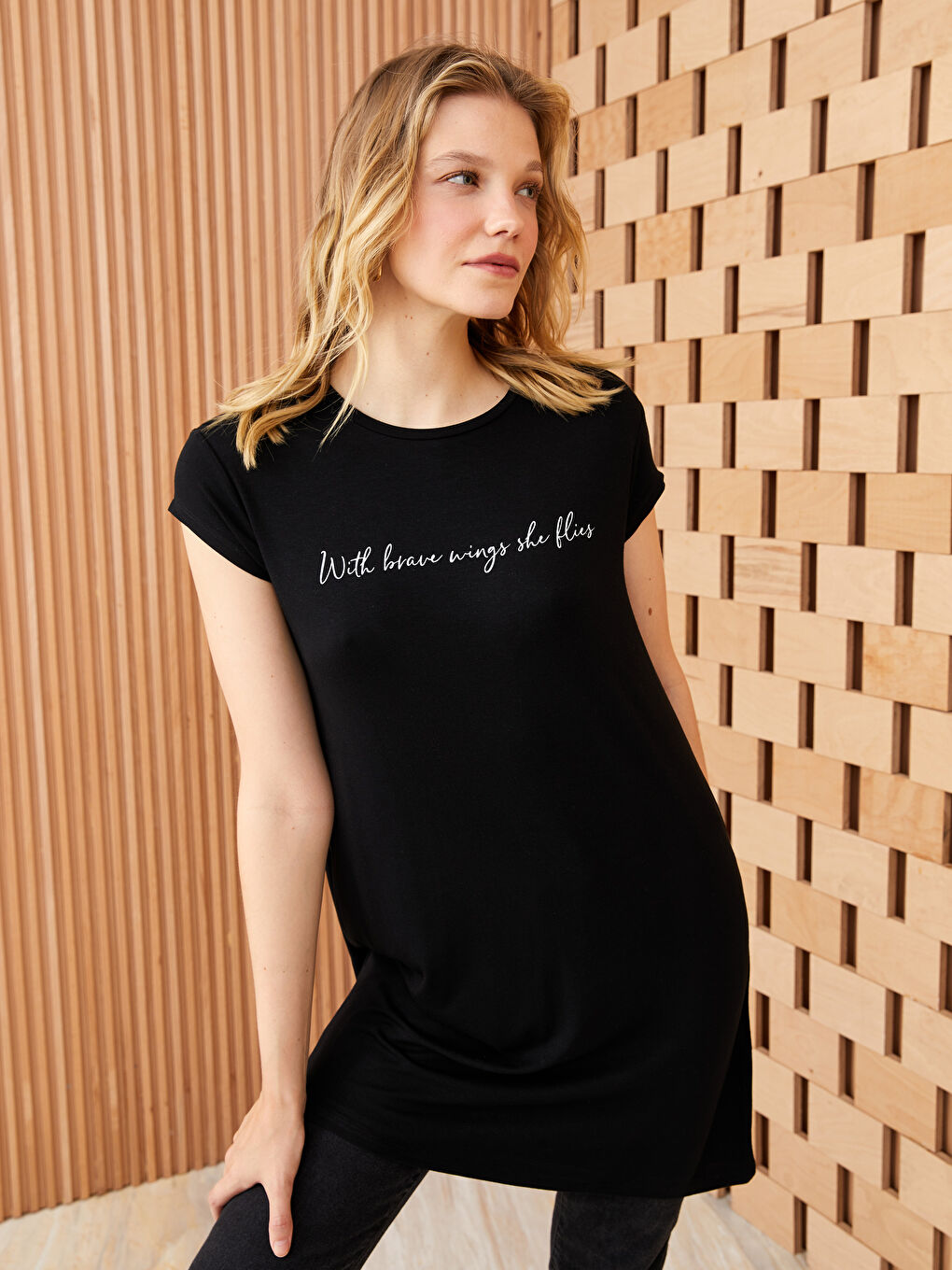 Siyah Bisiklet Yaka Baskılı Kısa Kollu Kadın Tunik-1