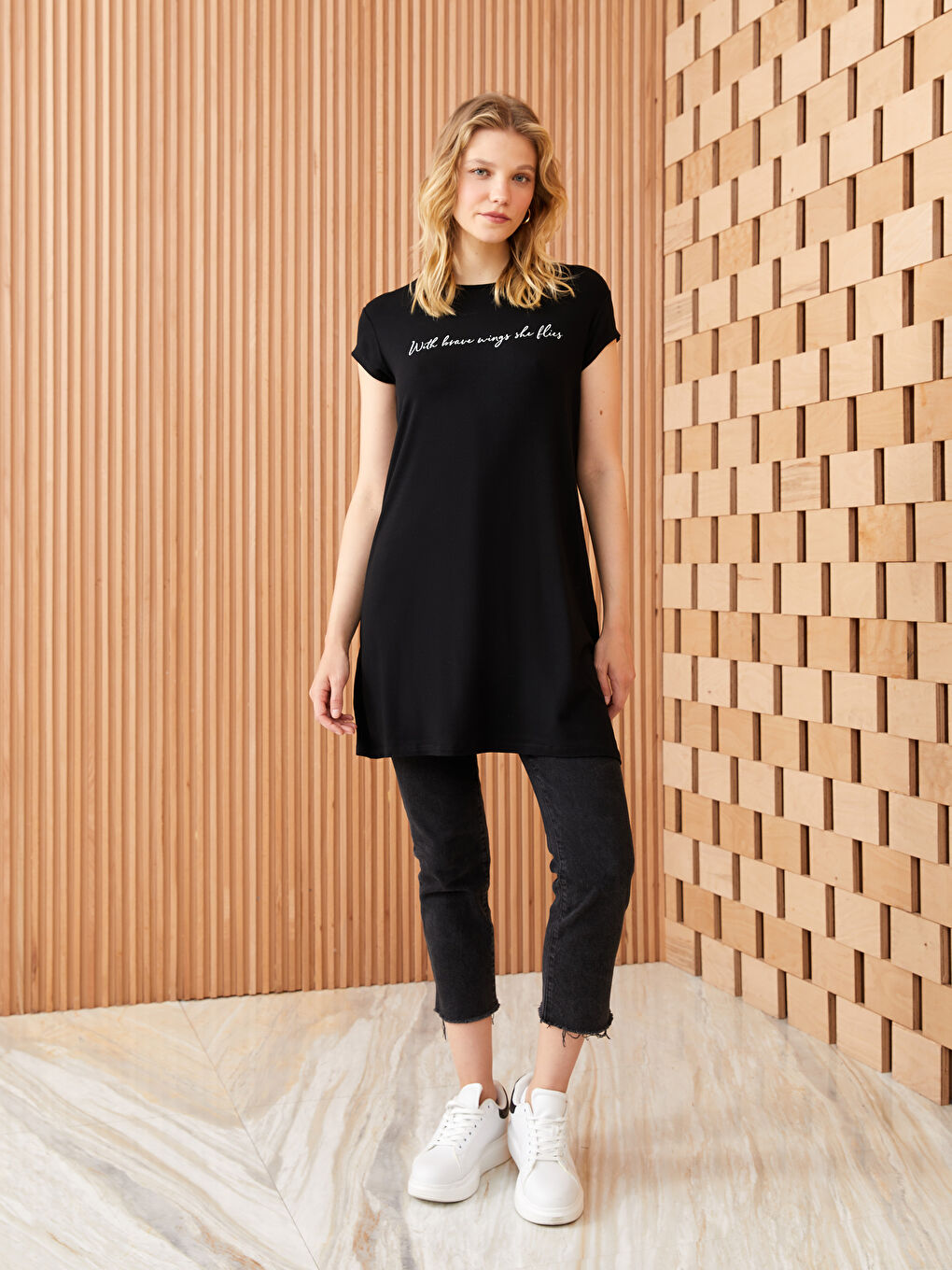 Siyah Bisiklet Yaka Baskılı Kısa Kollu Kadın Tunik-2