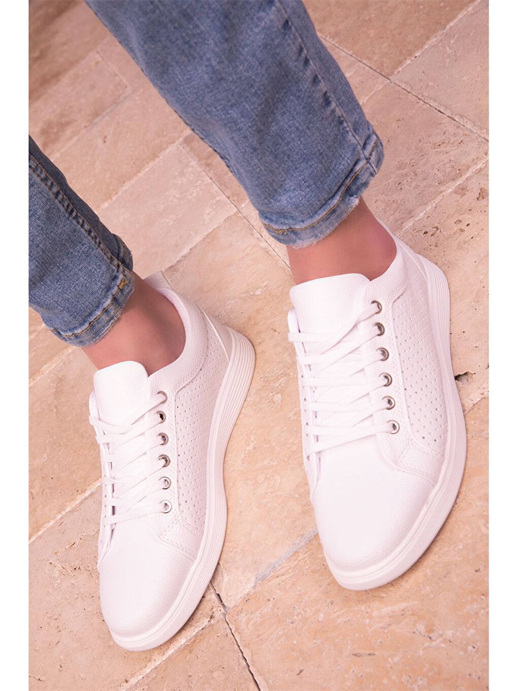 Beyaz Deri Görünümlü Bağcıklı Erkek Spor Ayakkabı-3