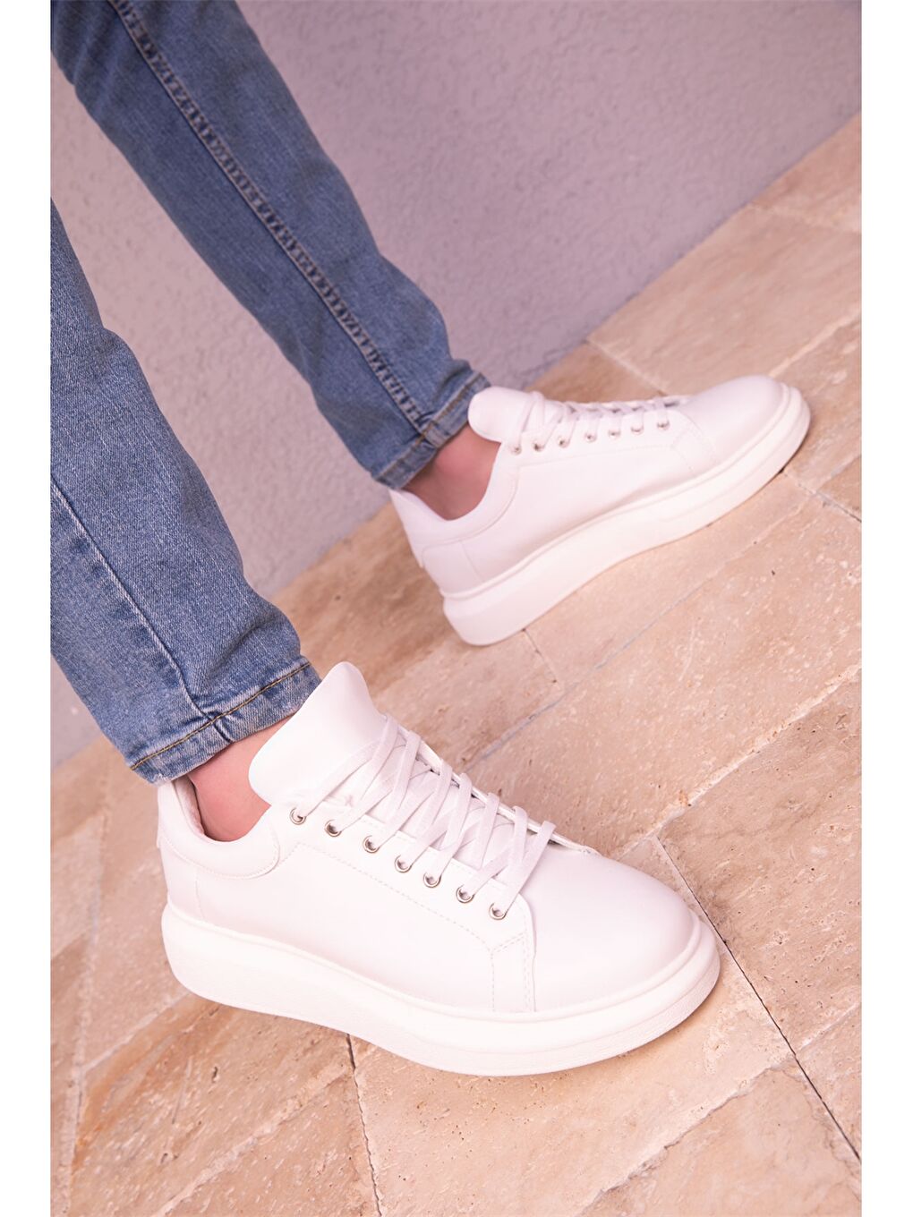 Beyaz Deri Görünümlü Bağcıklı Unisex Spor Ayakkabı-4