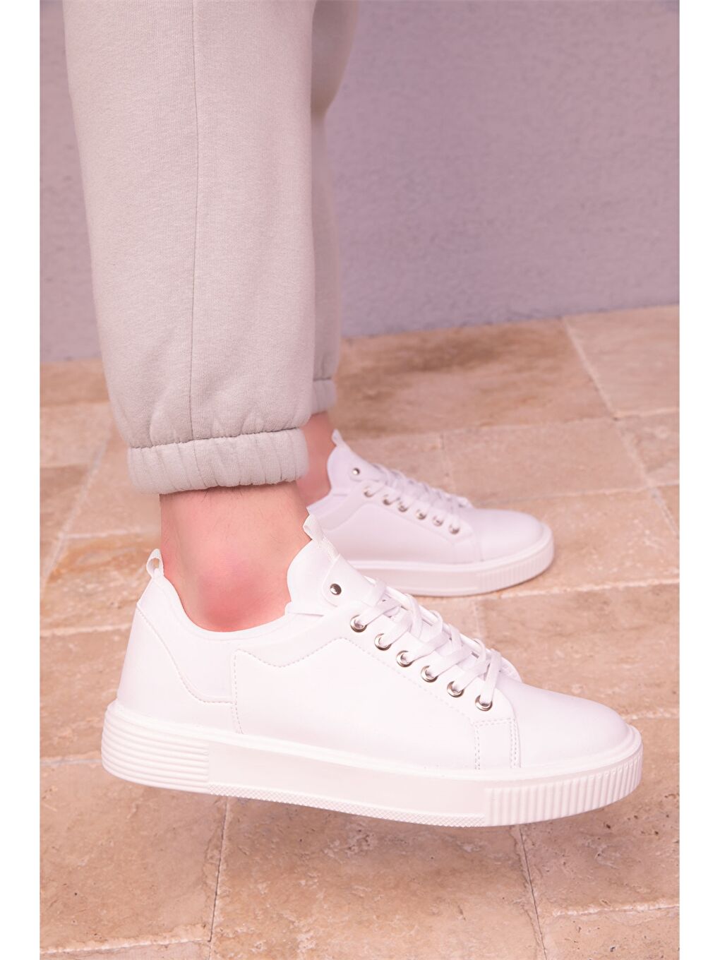 Beyaz Deri Görünümlü Bağcıklı Erkek Spor Ayakkabı-2