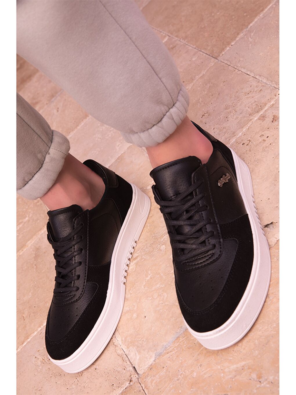 Siyah Deri Görünümlü Bağcıklı Unisex Spor Ayakkabı-7