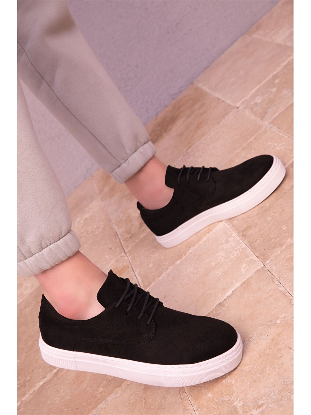 Siyah Süet Görünümlü Bağcıklı Erkek Spor Ayakkabı