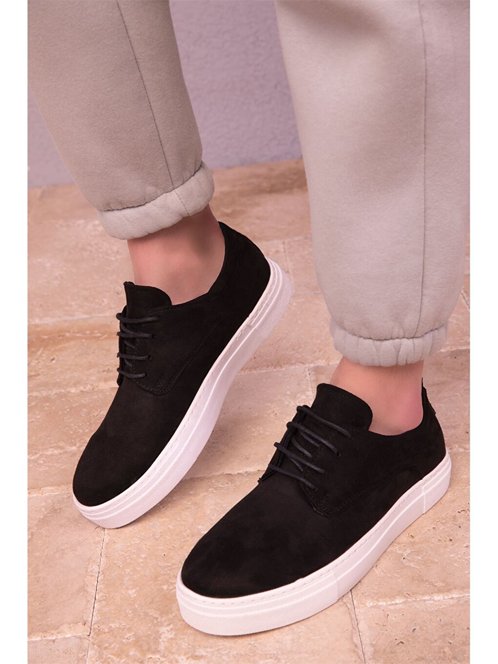 Siyah Süet Görünümlü Bağcıklı Erkek Spor Ayakkabı-1