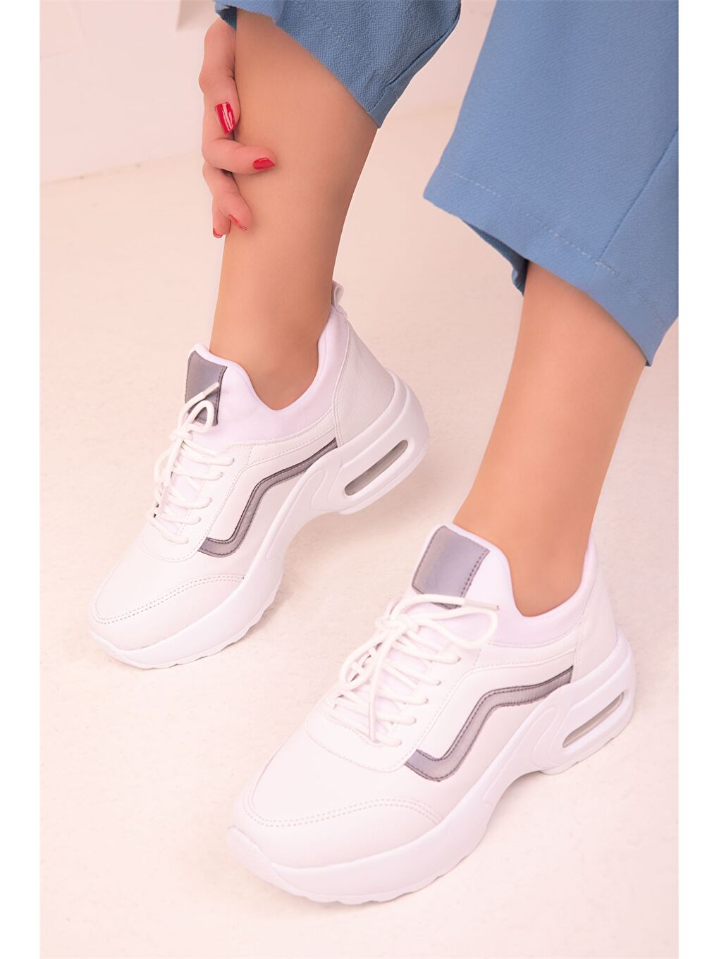 Beyaz Deri Görünümlü Kalın Taban Kadın Aktif Spor Ayakkabı-1