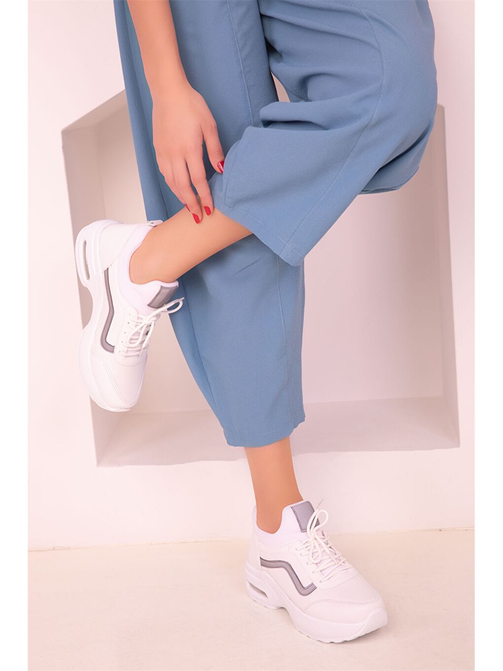 Beyaz Deri Görünümlü Kalın Taban Kadın Aktif Spor Ayakkabı-2