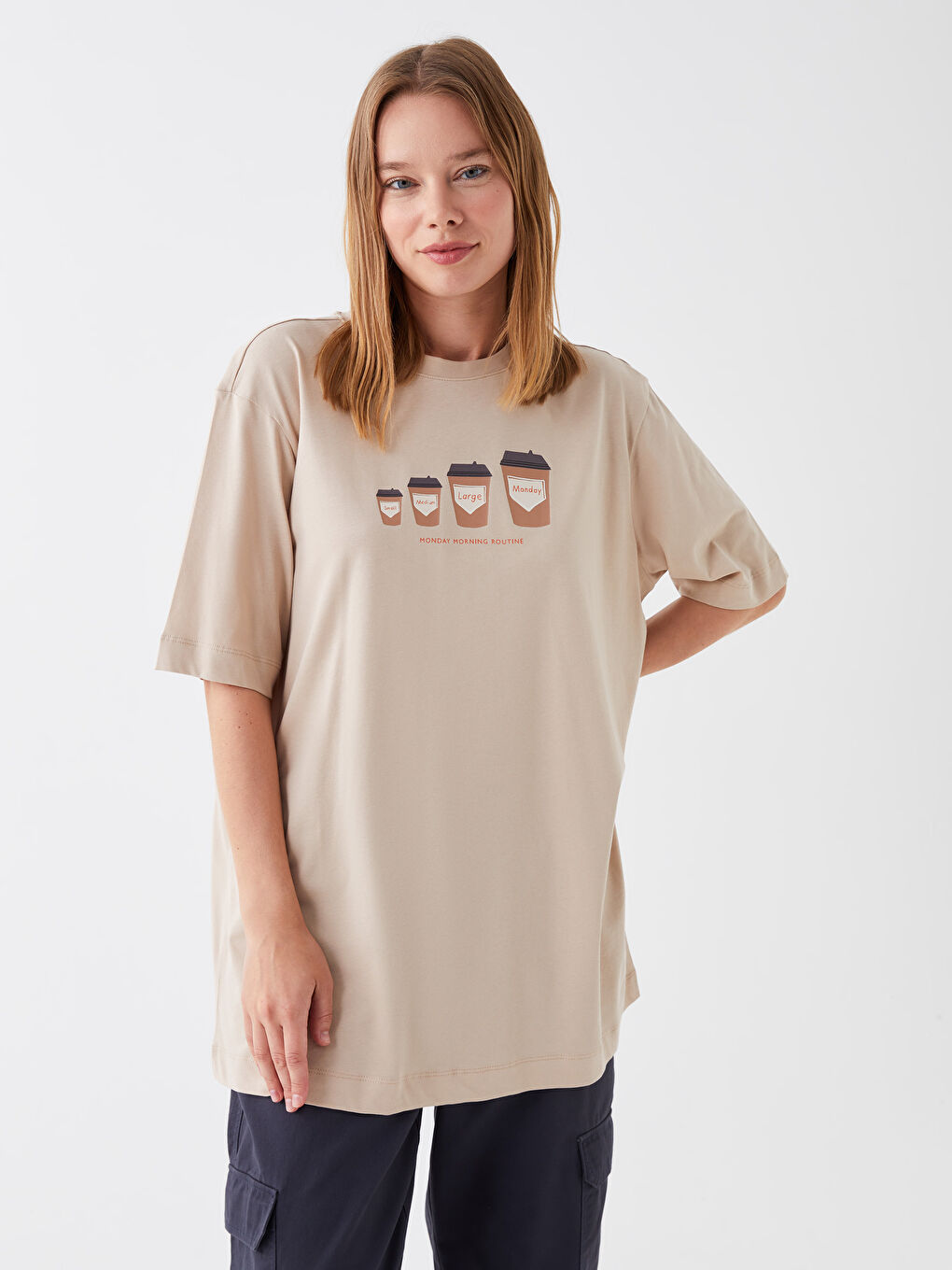 Bej Bisiklet Yaka Baskılı Kısa Kollu Oversize Kadın Tunik