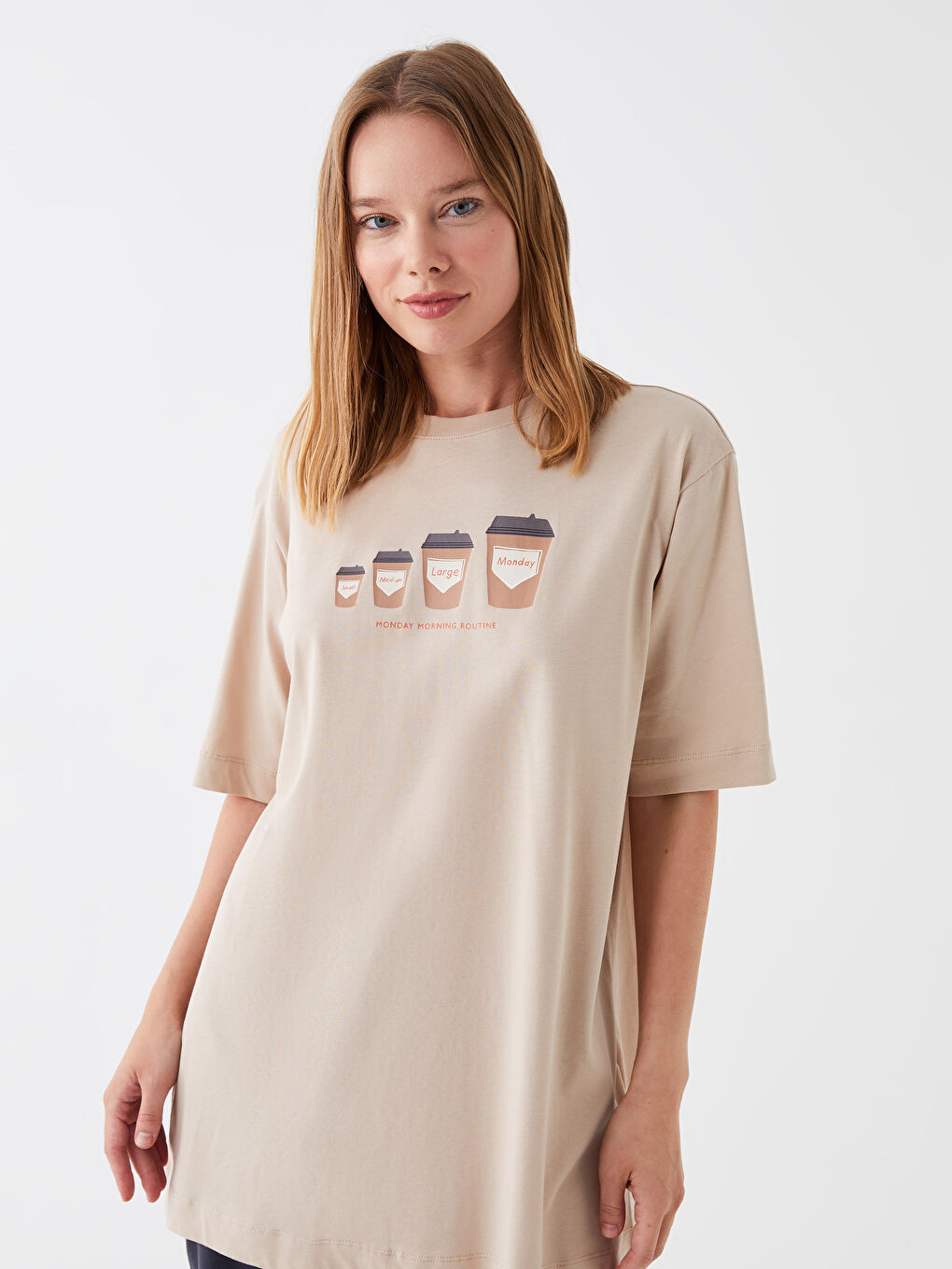 Bej Bisiklet Yaka Baskılı Kısa Kollu Oversize Kadın Tunik-1