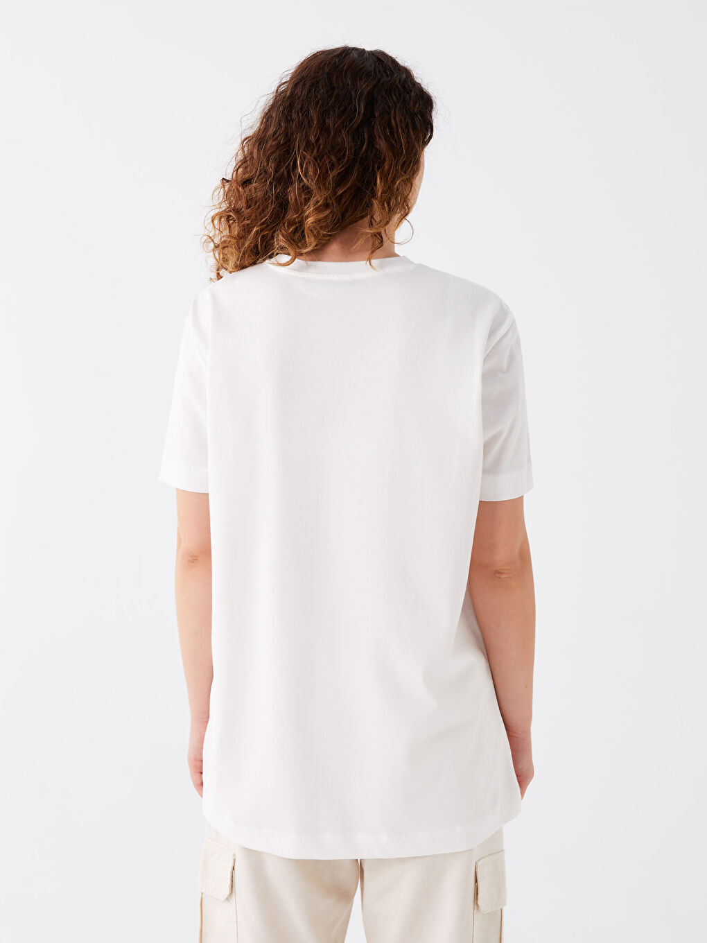 تونيك نسائي واسع الحجم بطبعة برقبة دائرية وكم قصير-4