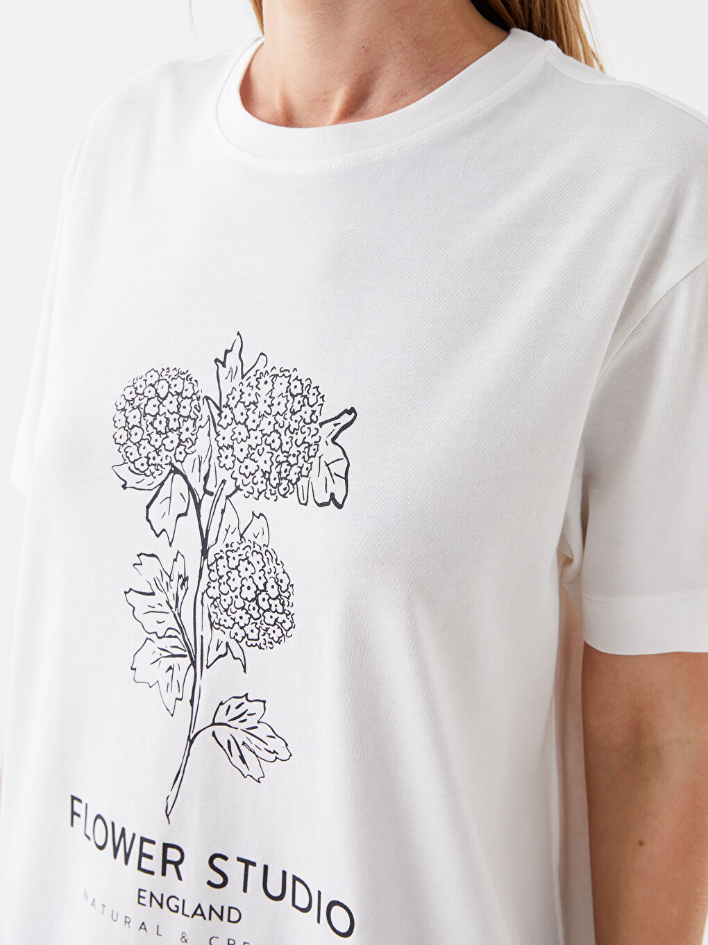 Ekru Bisiklet Yaka Baskılı Kısa Kollu Oversize Kadın Tunik-3