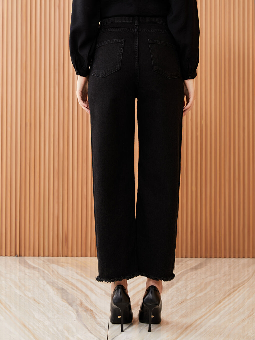 Siyah Straight Fit Taşlı Kadın Jean Pantolon-4