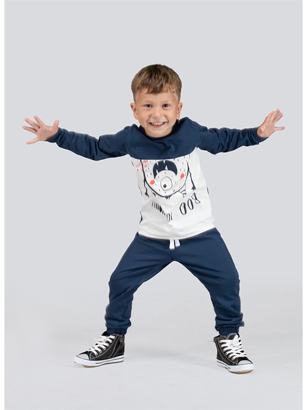 İndigo Bisiklet Yaka Baskılı Uzun Kollu Erkek Çocuk Tişört ve Eşofman Altı