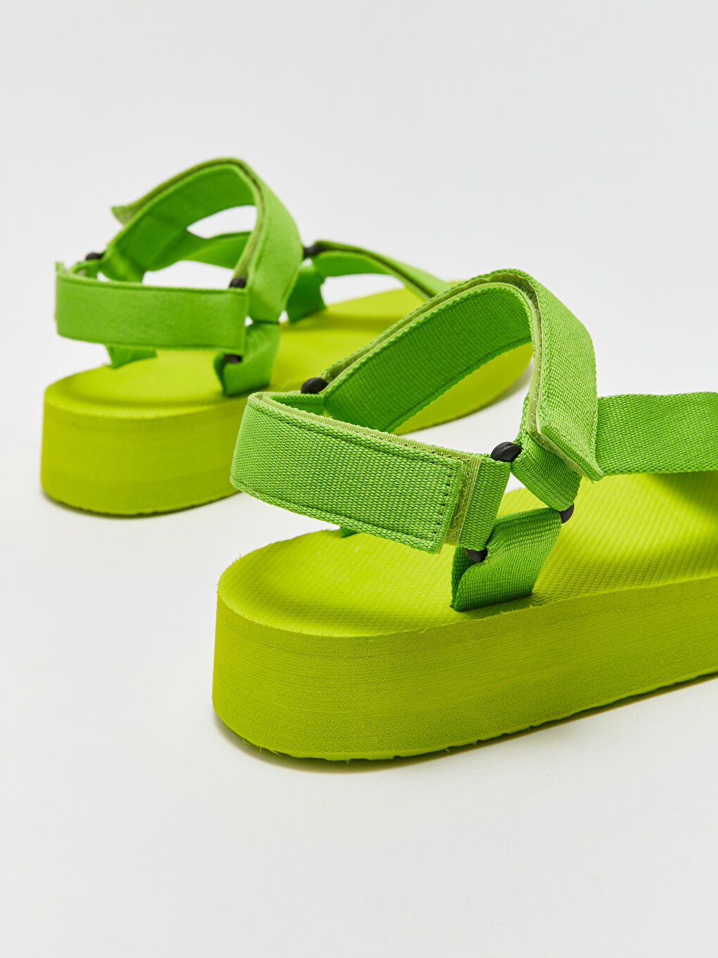 Сандалии для женщин с застежкой-липучкой-4