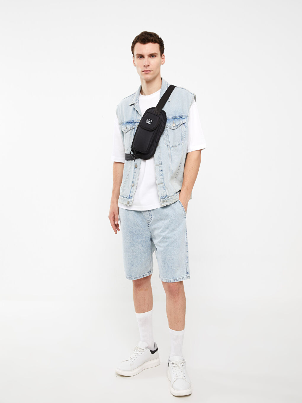 Siyah Etiket Detaylı Erkek Bel Çantası-2