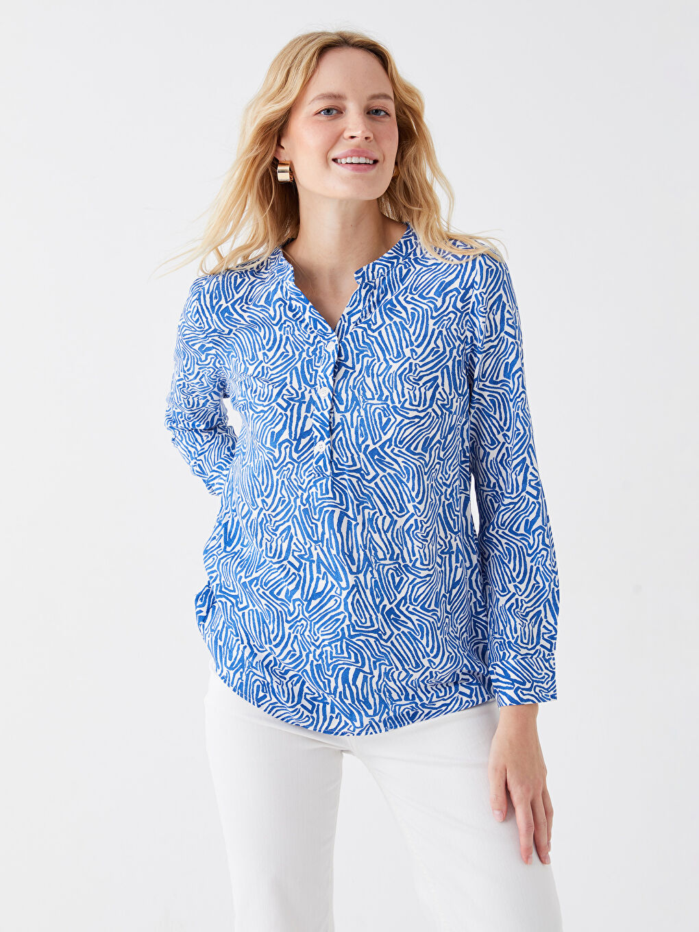 Mavi Kaçık Yaka Desenli Uzun Kollu Kadın Bluz-1