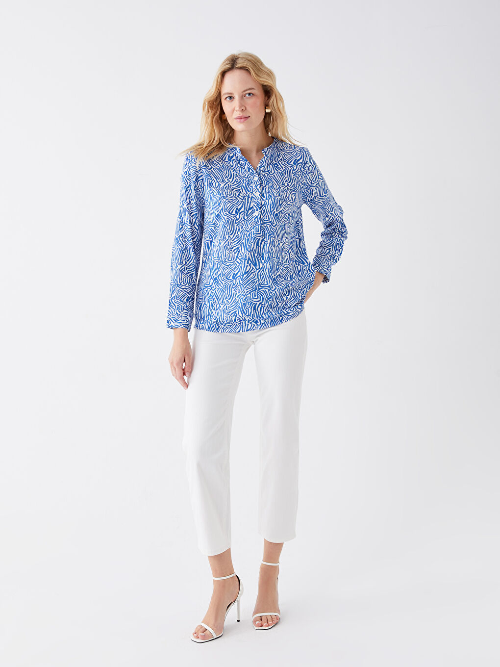 Mavi Kaçık Yaka Desenli Uzun Kollu Kadın Bluz-2