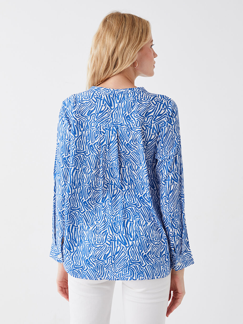 Mavi Kaçık Yaka Desenli Uzun Kollu Kadın Bluz-4