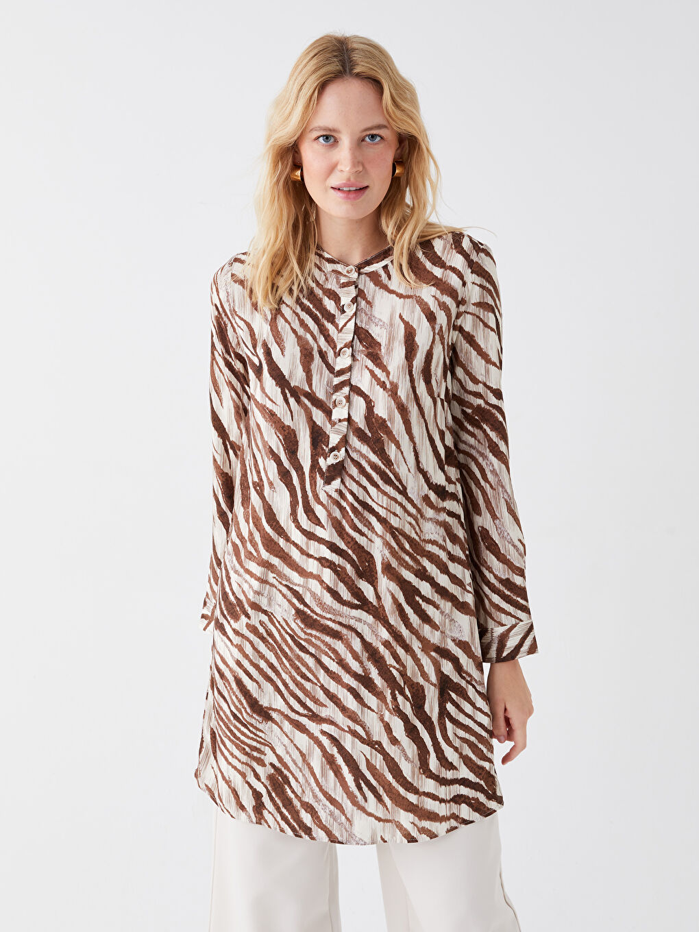 Kahverengi Hakim Yaka Desenli Uzun Kollu Kadın Tunik-1