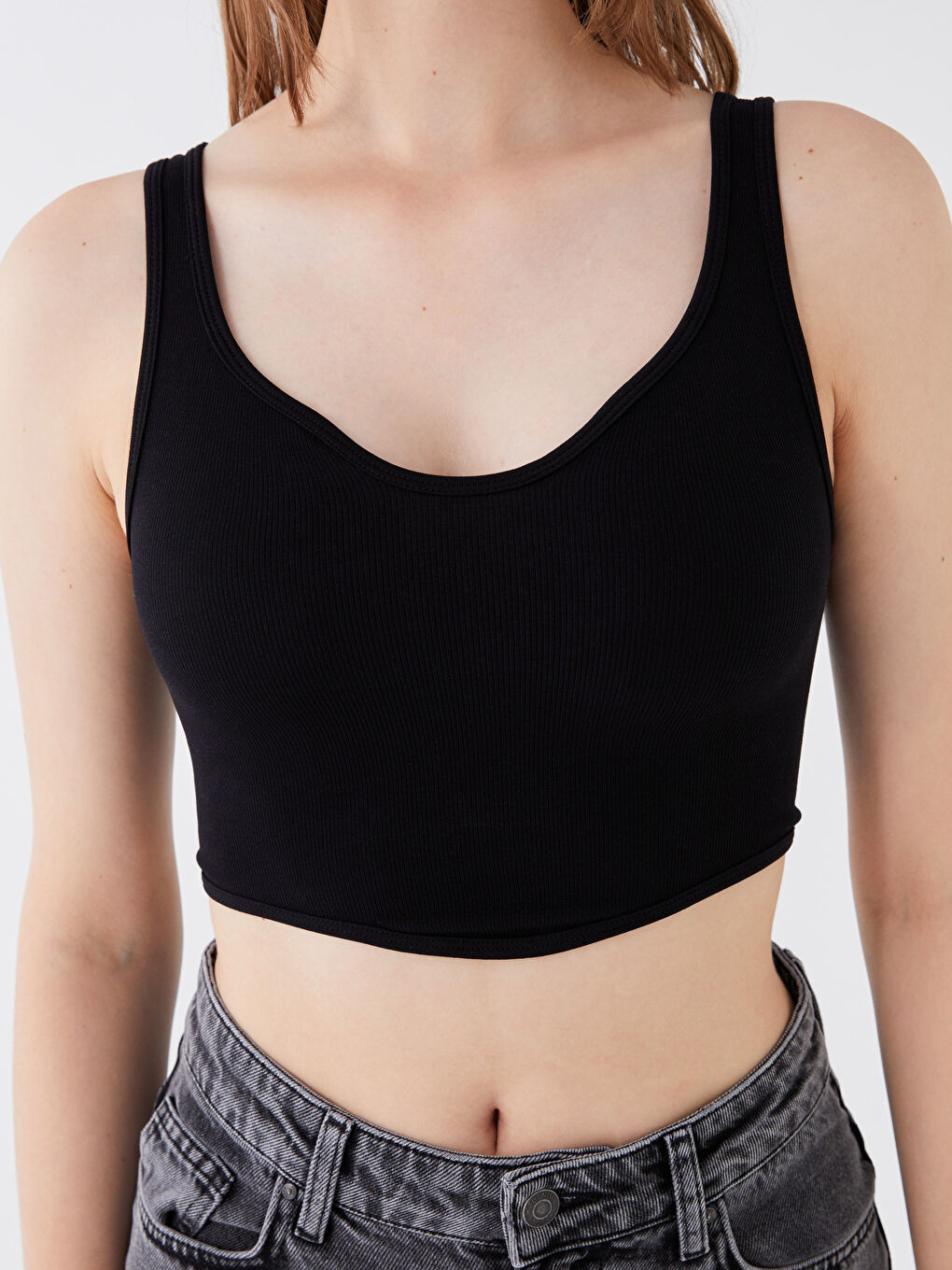 Siyah Kalp Yaka Düz Crop Kadın Büstiyer-3