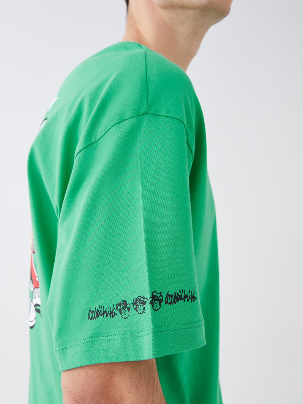 Yeşil Bisiklet Yaka Kısa Kollu Nostaljik Maymun Baskılı Penye Erkek Tişört-5