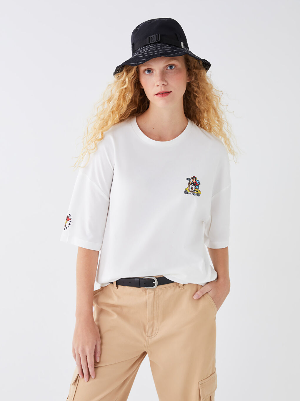 Ekru Bisiklet Yaka Kısa Kollu Baskılı Penye Erkek Tişört-1