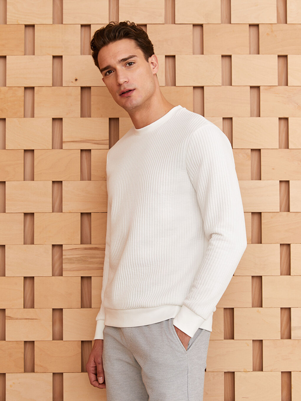 سويت شيرت كم طويل بياقة دائرية للرجال-1