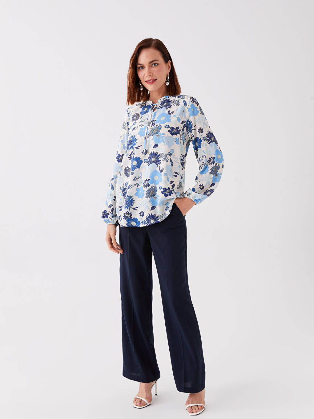 Ekru Bağlamalı Yaka Çiçekli Uzun Kollu Kadın Bluz-2