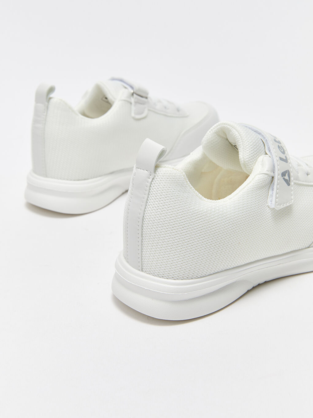 Beyaz Cırt Cırtlı Erkek Çocuk Spor Ayakkabı-4