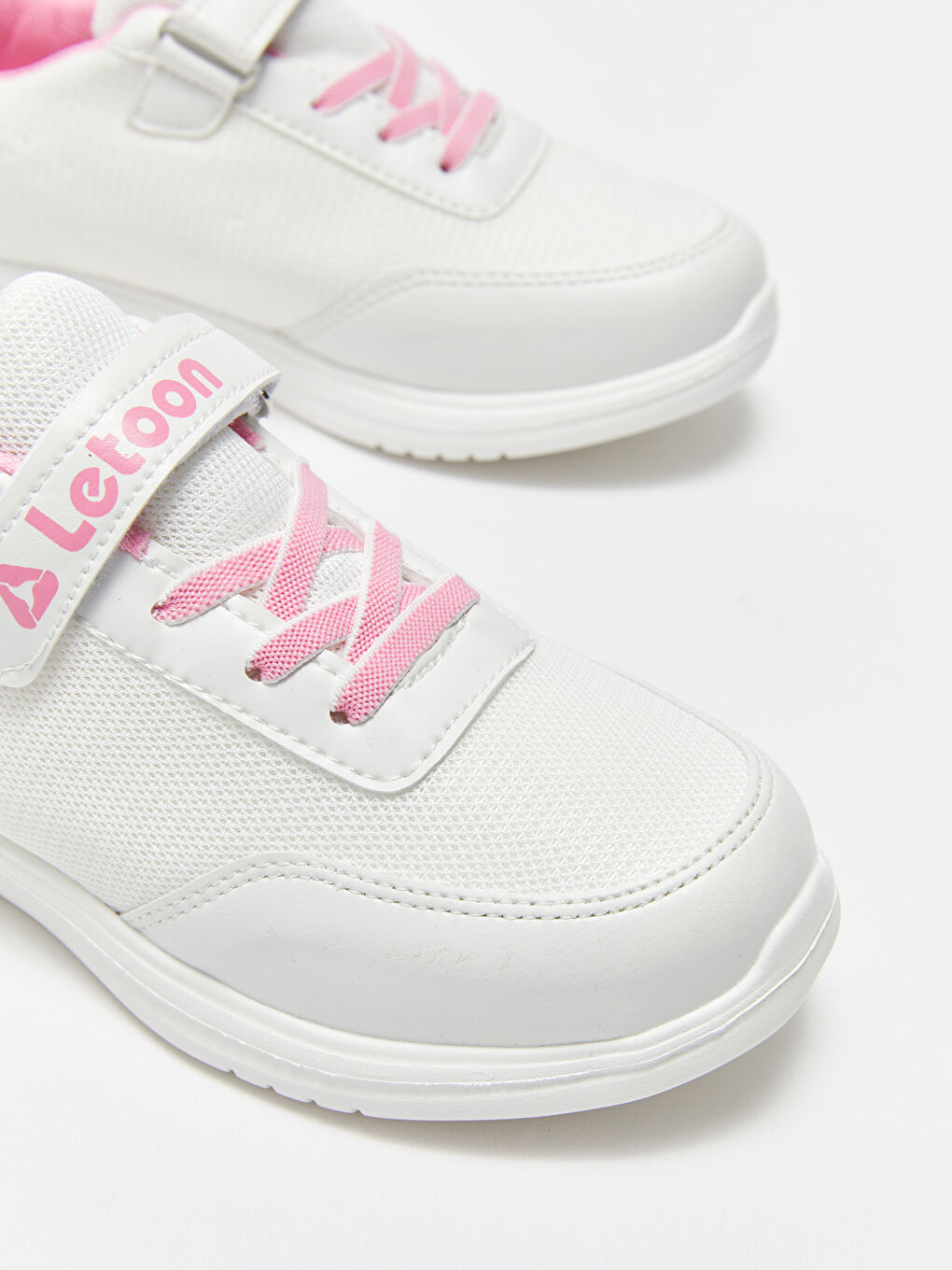 أحذية رياضية للبنات بشريط لاصق-2