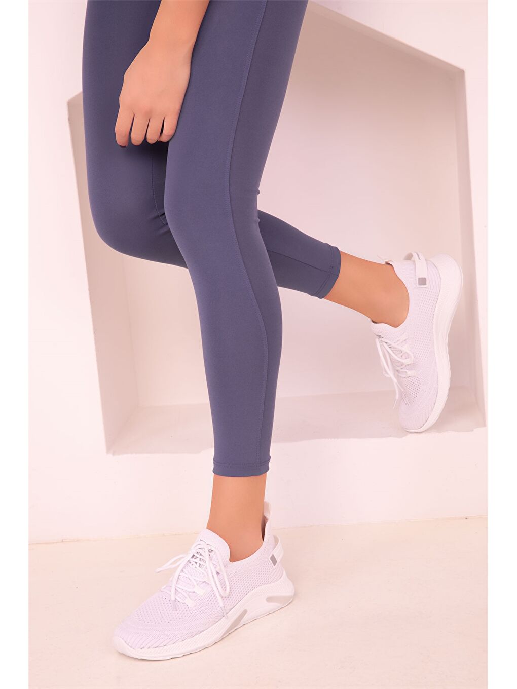 Beyaz Bağcıklı Kadın Spor Ayakkabı-2