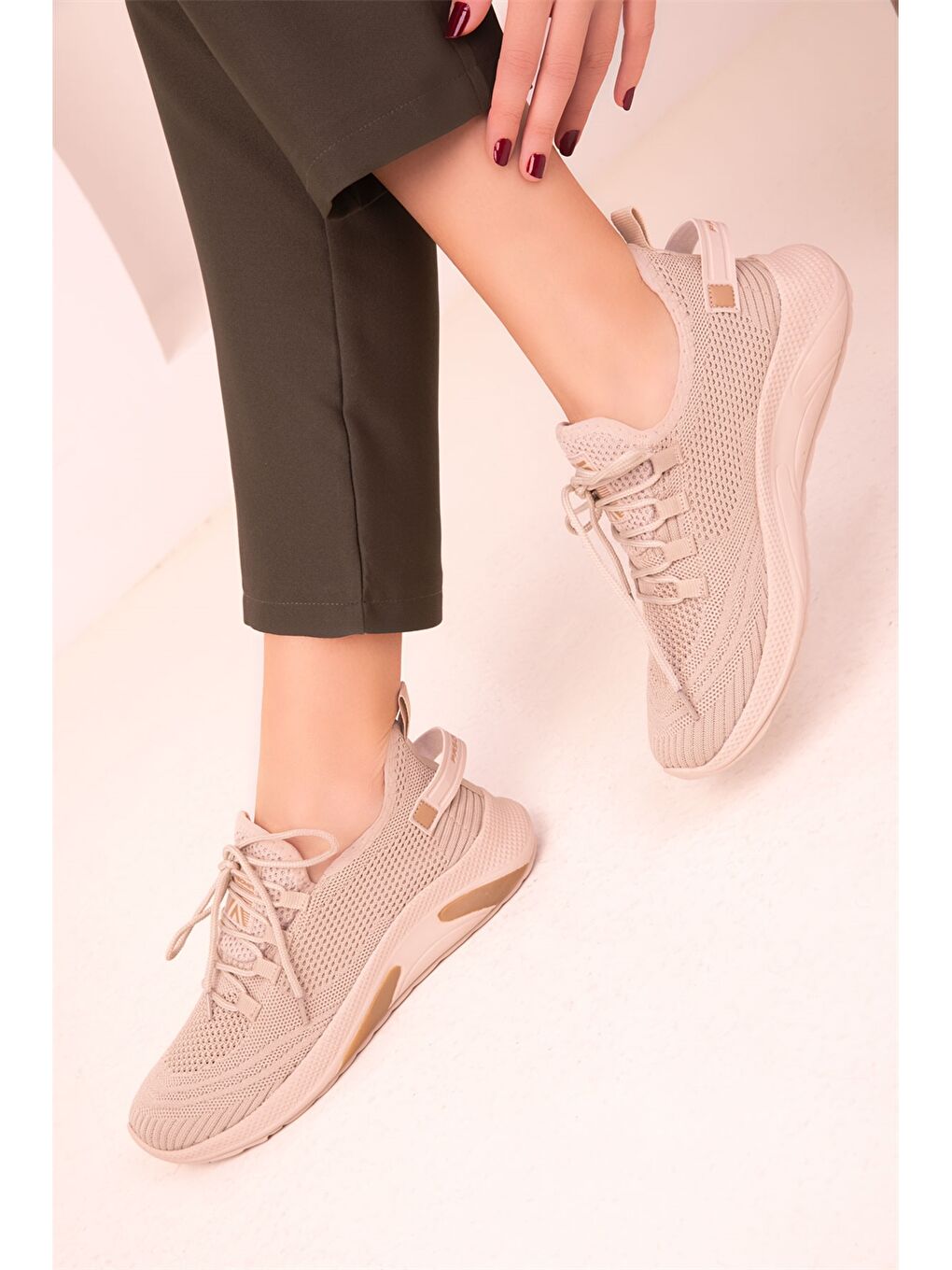 Bej Bağcıklı Kadın Spor Ayakkabı-1