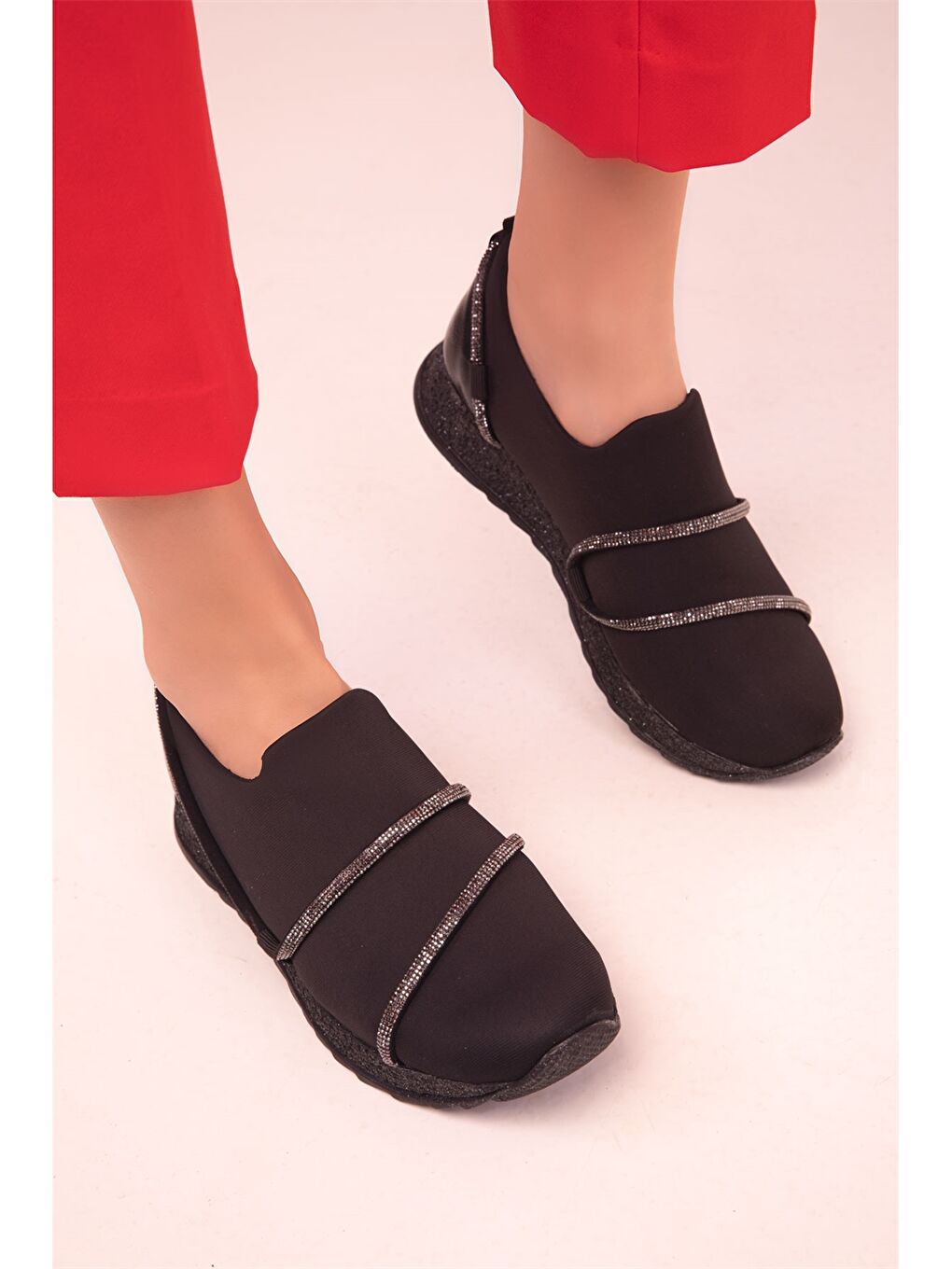 Siyah Deri Görünümlü Kadın Spor Ayakkabı-3