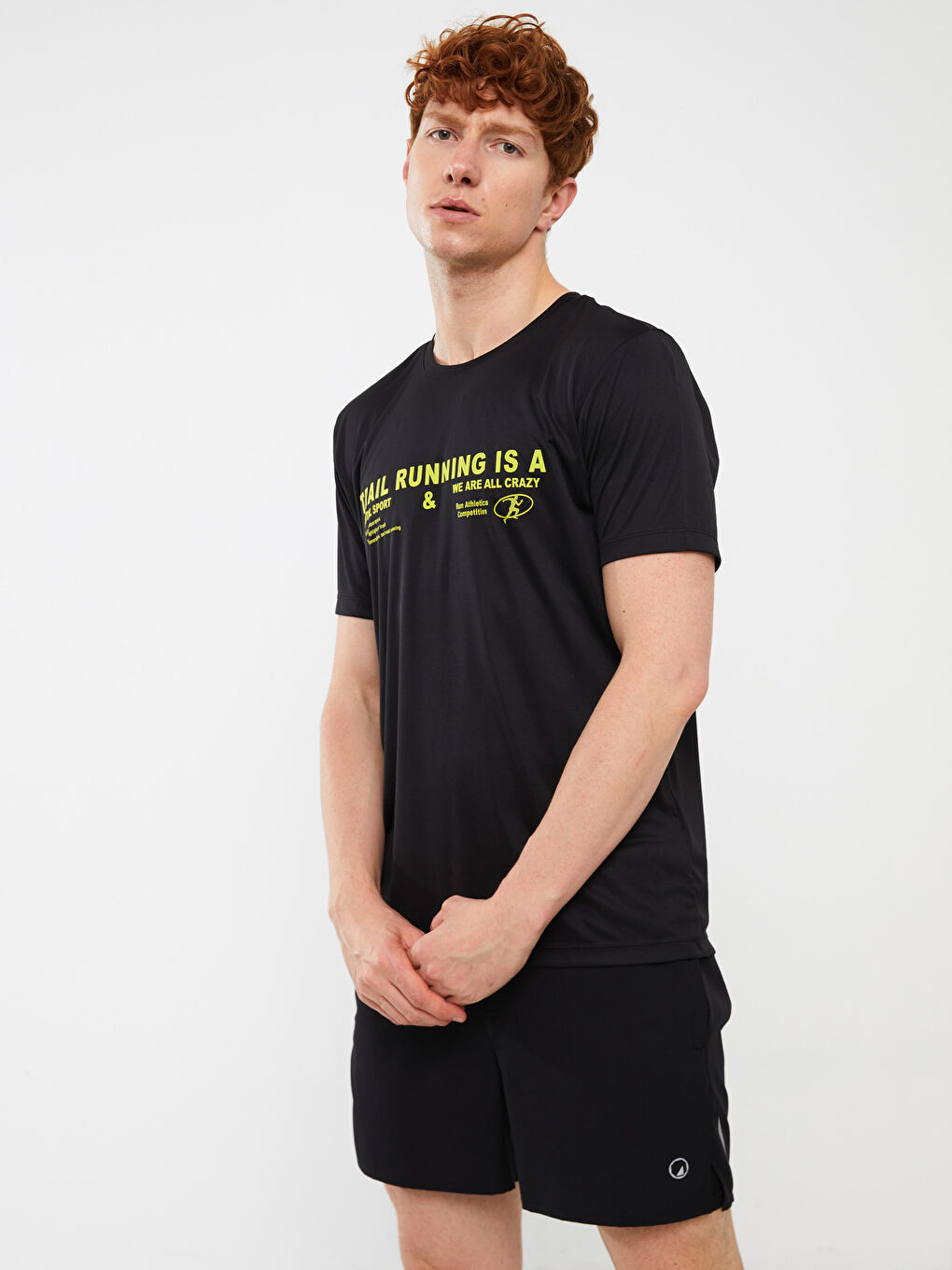 Siyah Bisiklet Yaka Kısa Kollu Baskılı Erkek Tişört