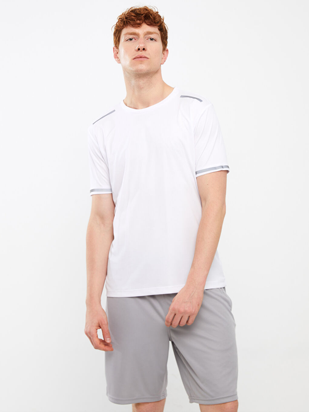 Beyaz Bisiklet Yaka Kısa Kollu Erkek Tişört