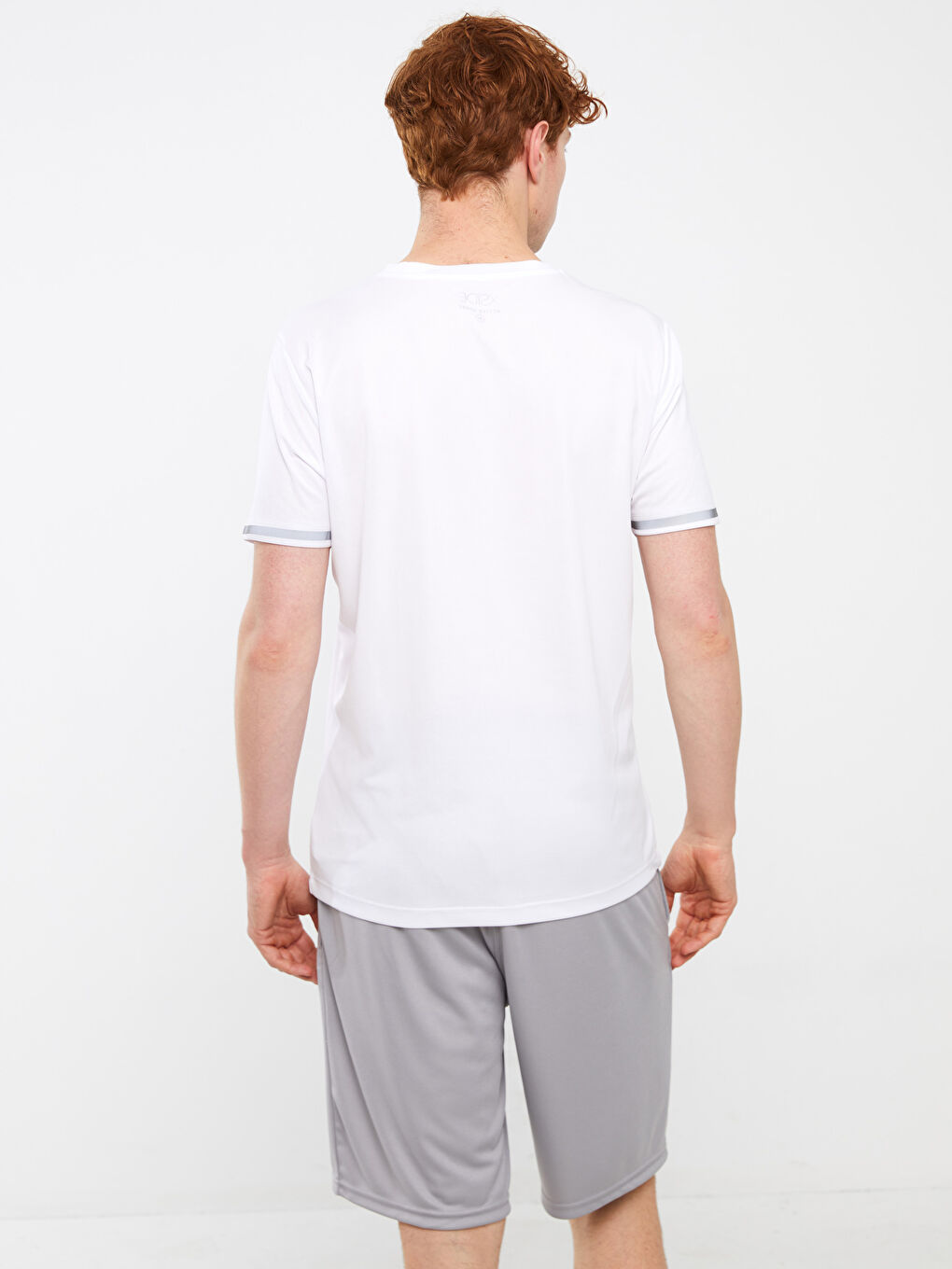 Beyaz Bisiklet Yaka Kısa Kollu Erkek Tişört-4