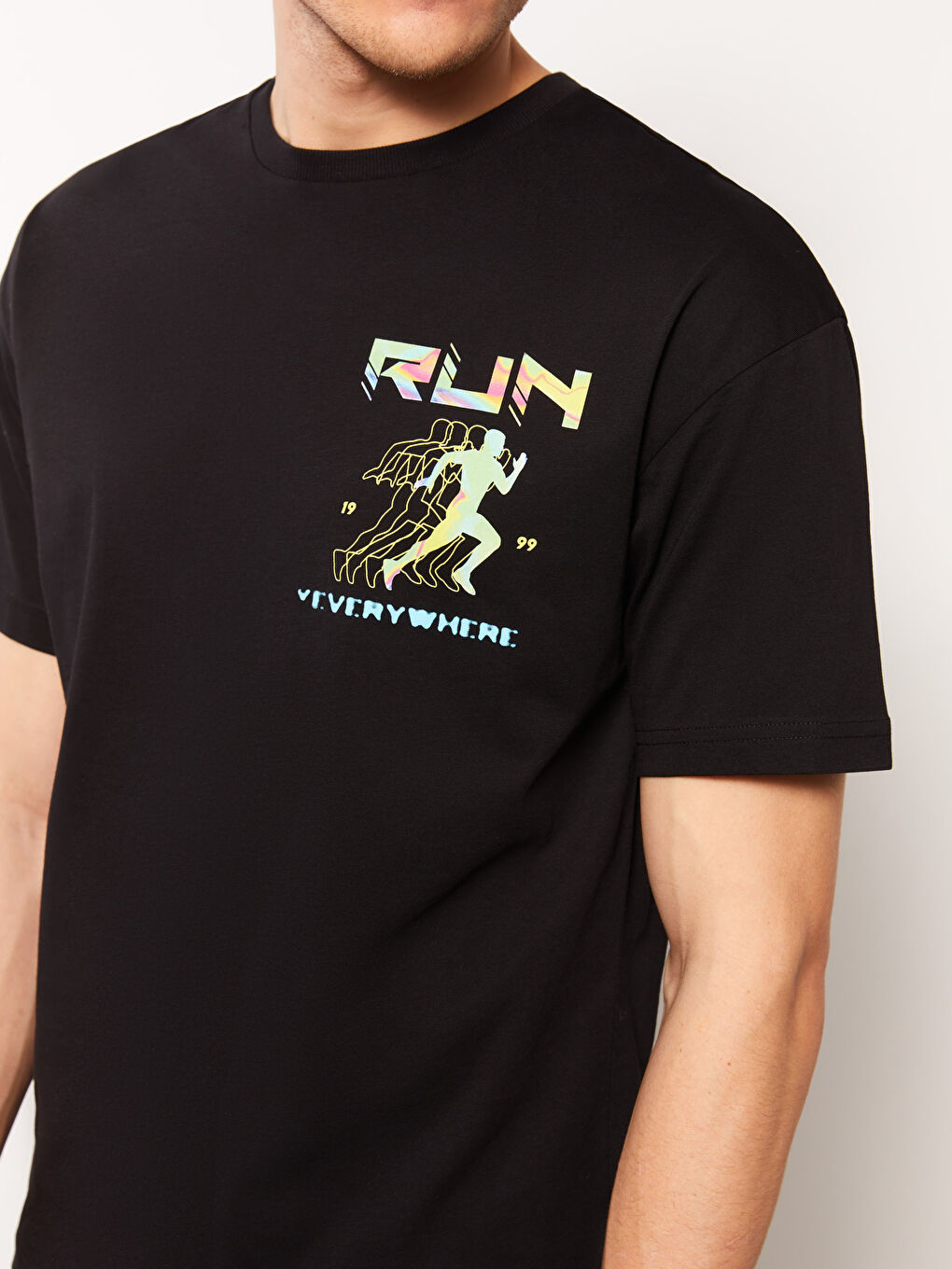 Siyah Oversize Bisiklet Yaka Kısa Kollu Baskılı Penye Erkek Tişört-3