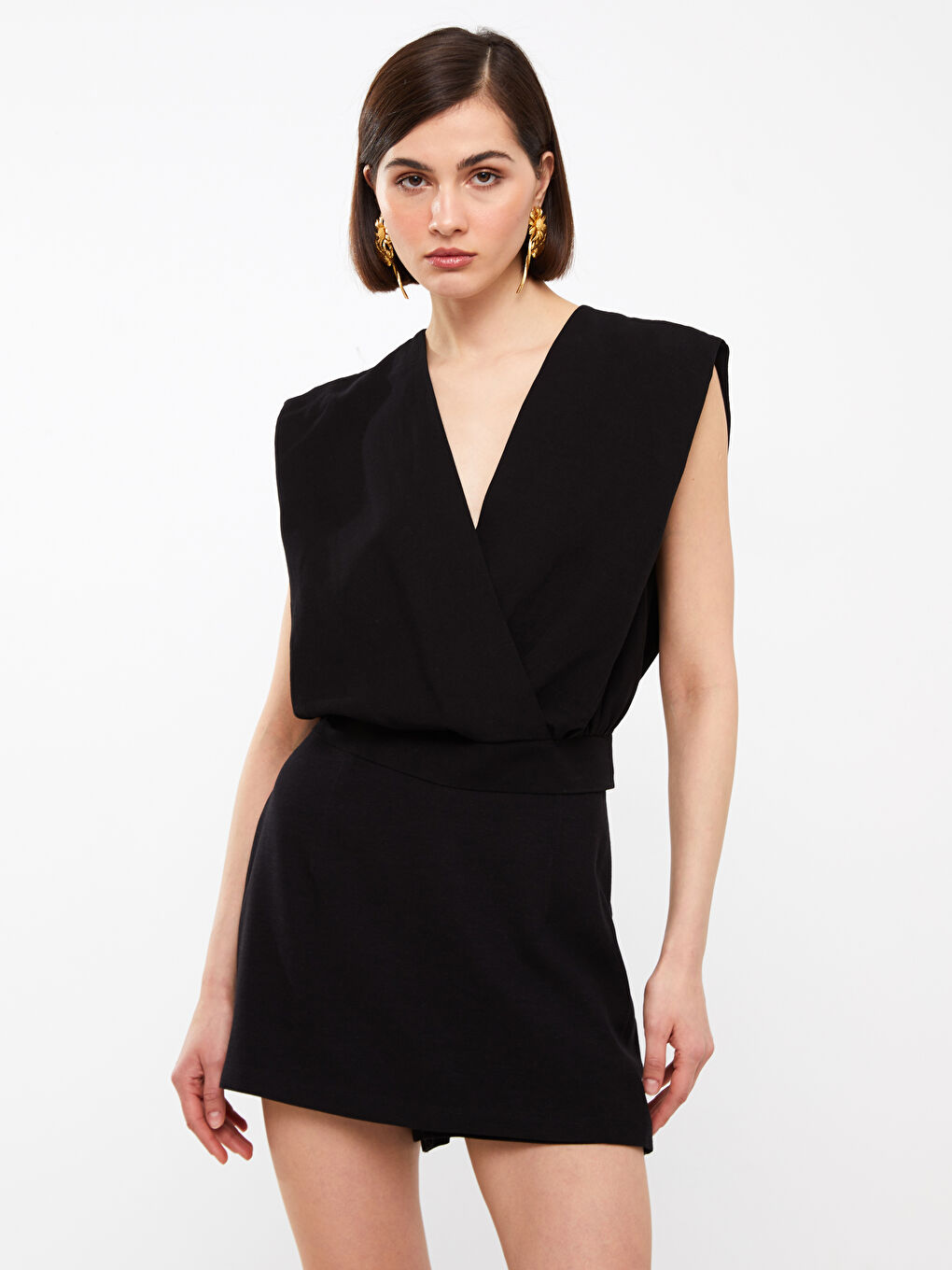 Siyah Kruvaze Yaka Düz Keten Karışımlı Kadın Bluz