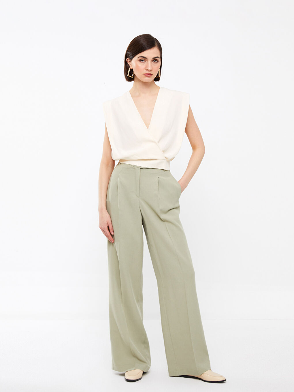 Ekru Kruvaze Yaka Düz Keten Karışımlı Kadın Bluz-2