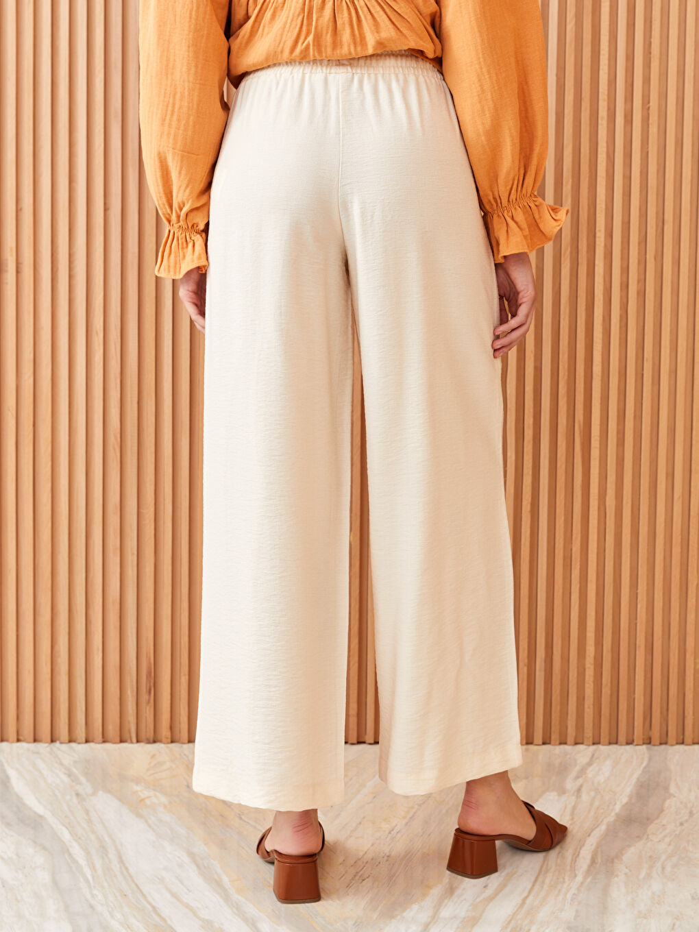 بنطلون واسع الساق سادة بخصر مرن للسيدات-3