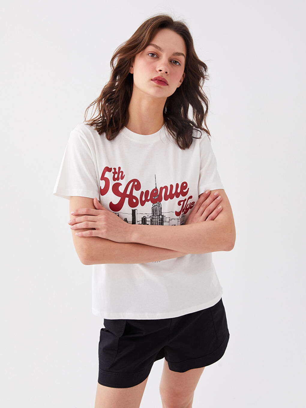 Ekru Bisiklet Yaka Baskılı Kısa Kollu Kadın Tişört-1