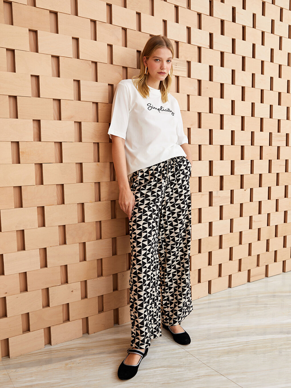 Elasticated Waist Relaxed Fit Patterned Women's Trousers-1