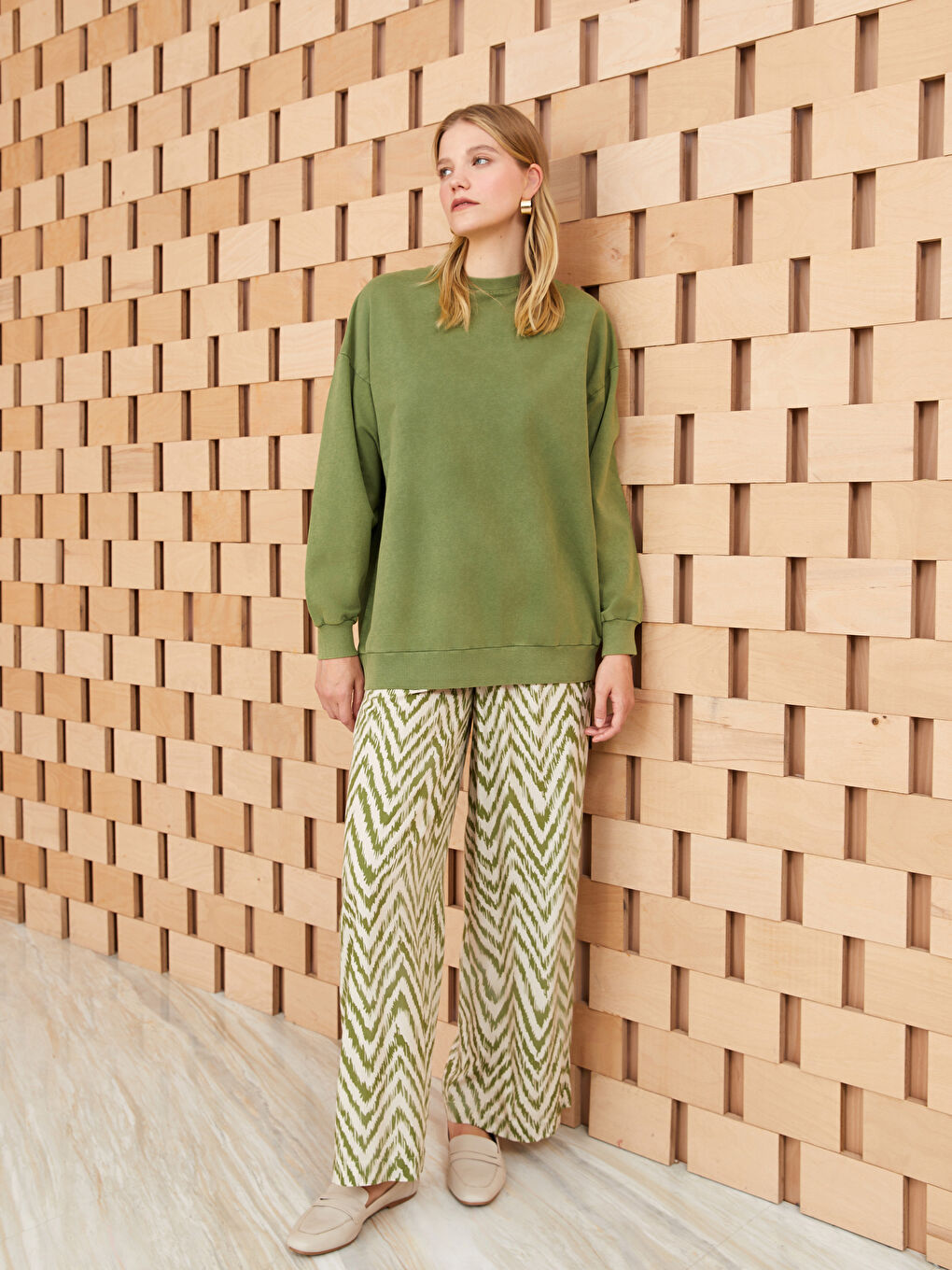 Elasticated Waist Relaxed Fit Patterned Women's Trousers-1