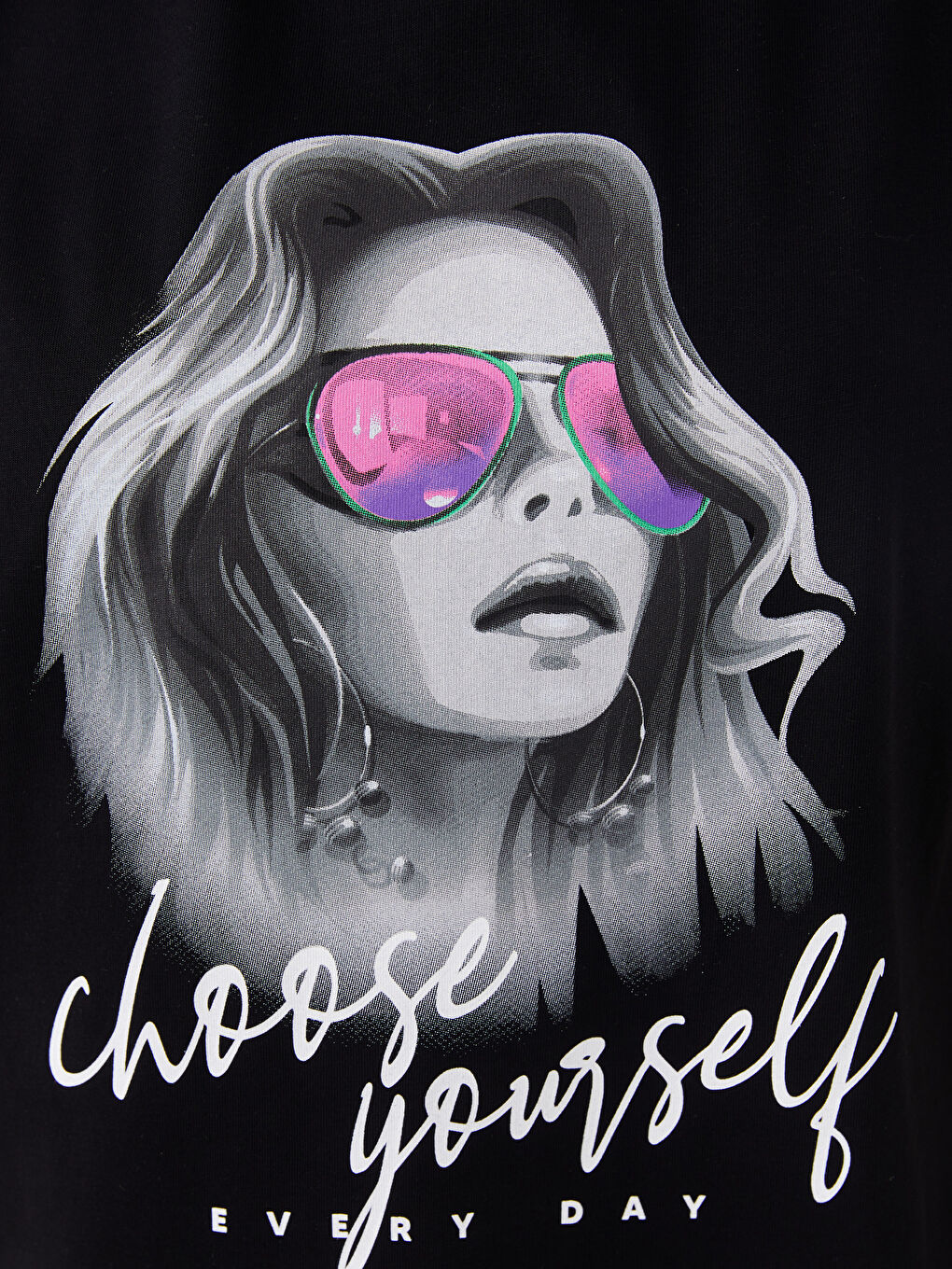 Siyah Bisiklet Yaka Baskılı Kısa Kollu Kadın Tişört-3