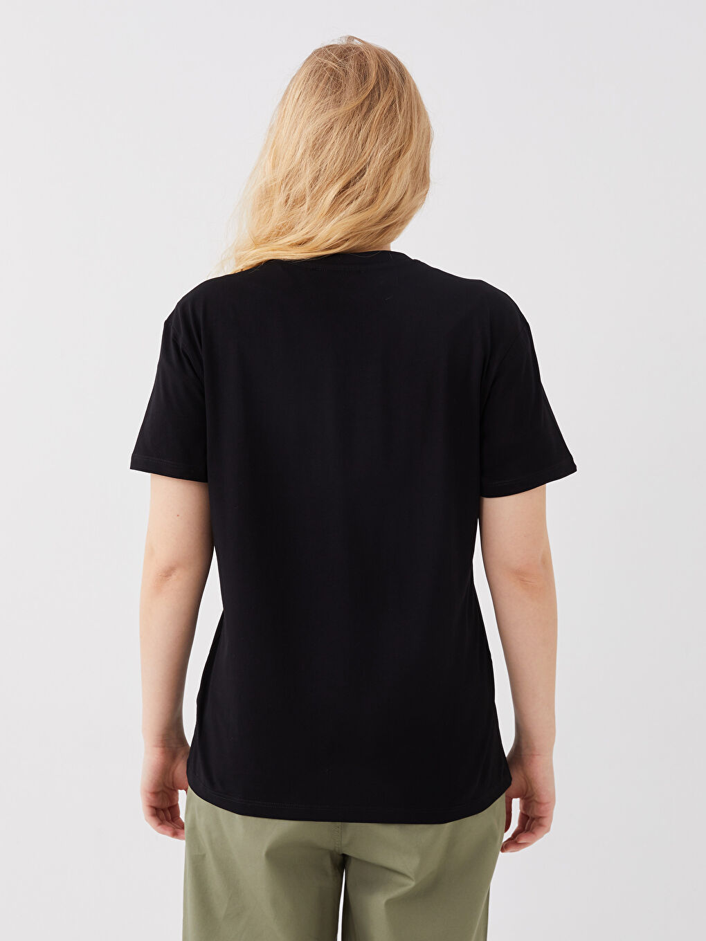 Siyah Bisiklet Yaka Baskılı Kısa Kollu Kadın Tişört-4