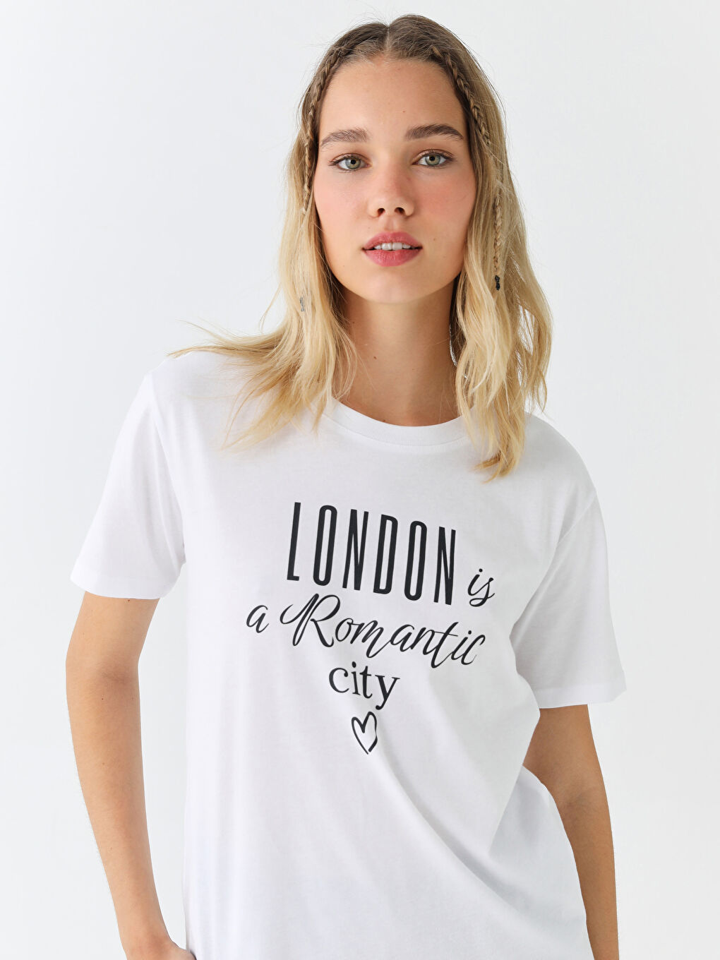 Tシャツ・カットソー Gyeong : 25SS / Eye Graphic Short Sleeve Tee (White) Relaxed Fit Short Sleeve T-shirt - White | Levi's® US