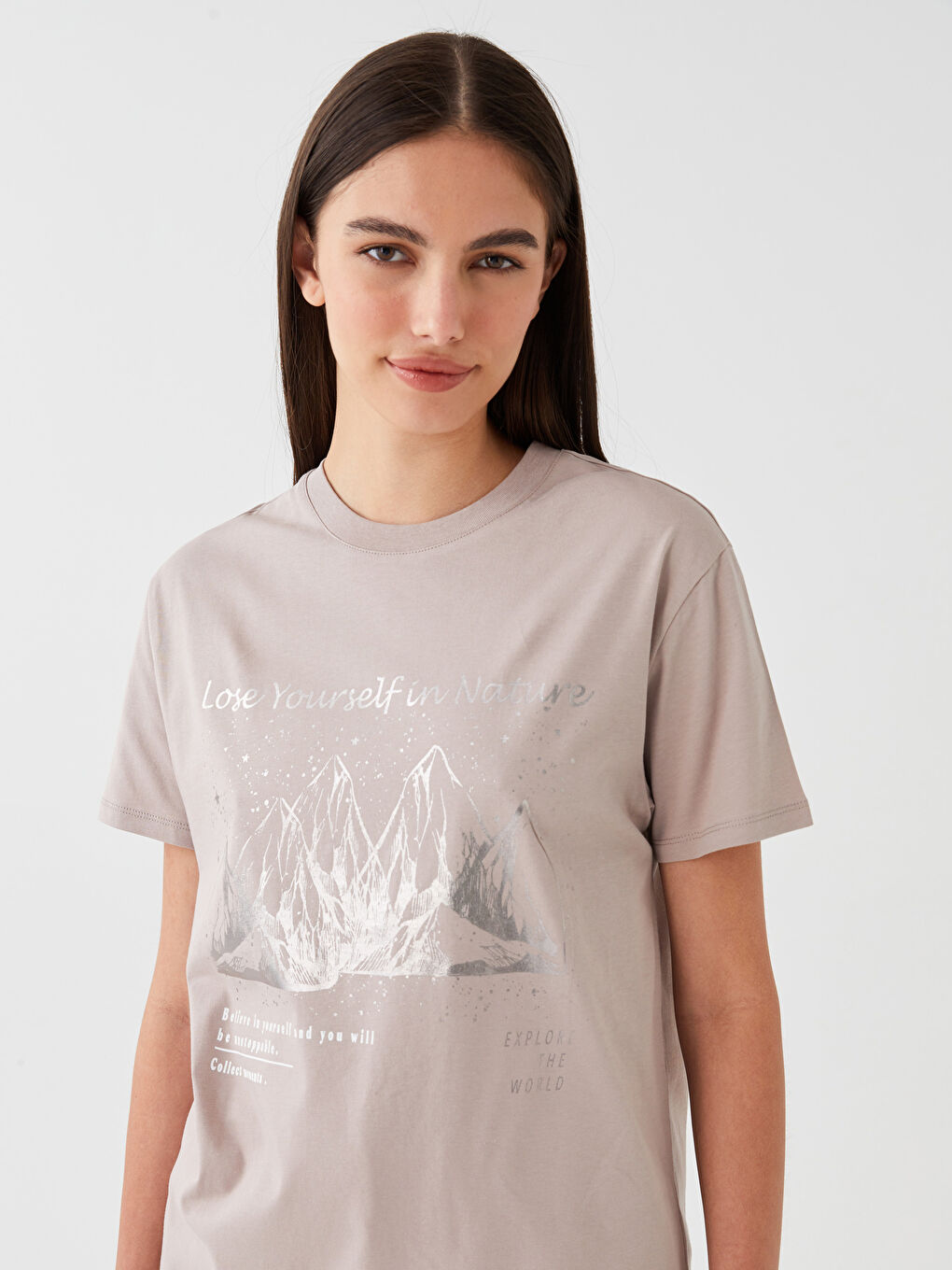 Kahverengi Bisiklet Yaka Baskılı Kısa Kollu Kadın Tişört-1