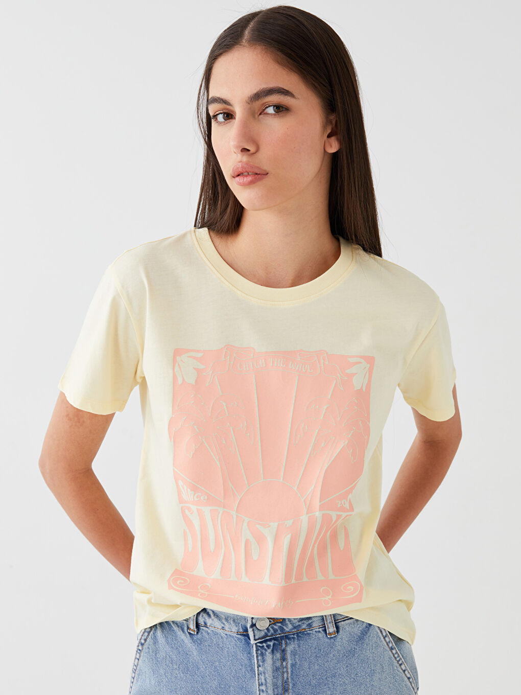 Sarı Bisiklet Yaka Baskılı Kısa Kollu Kadın Tişört-1